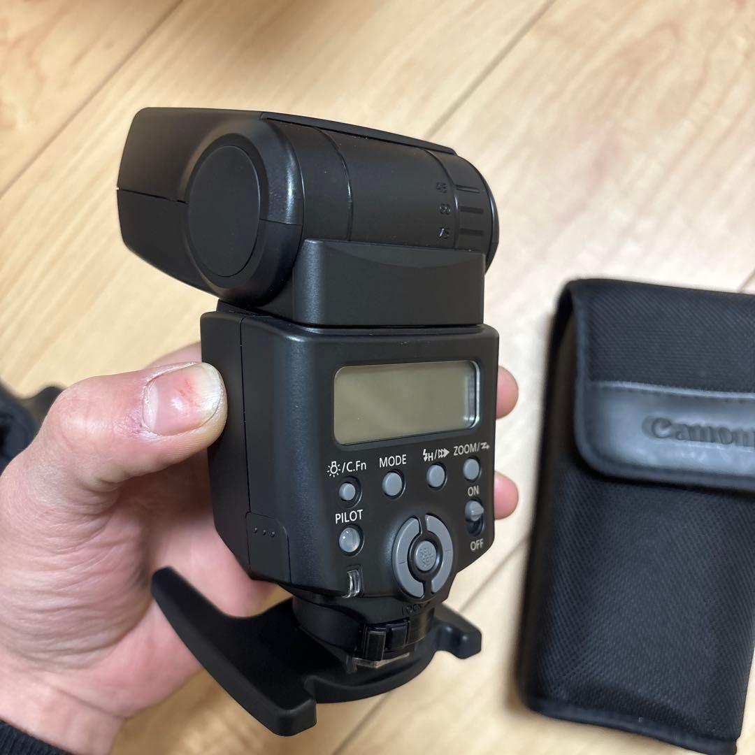 Canon EOS 7D Mark II レンズ ストロボ付