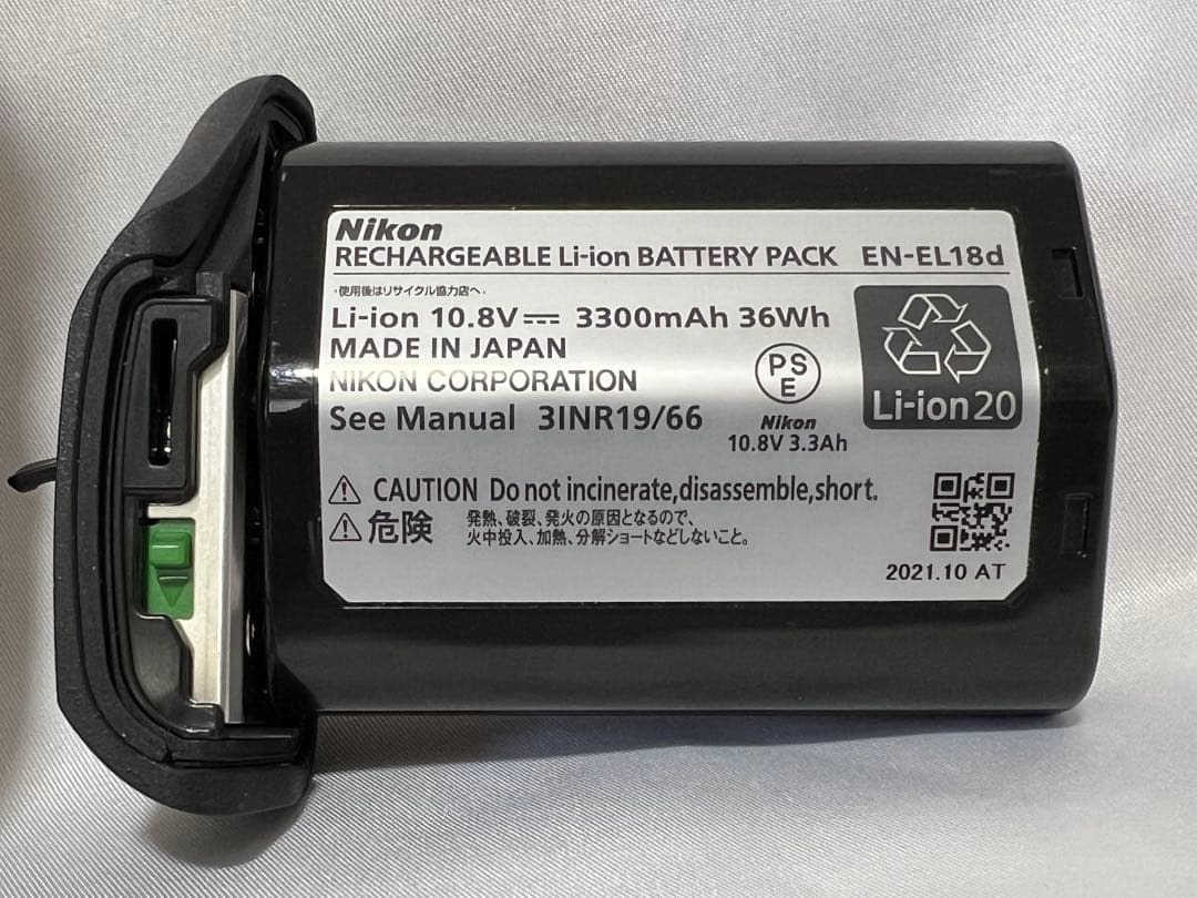 Nikon D6 ボディ　美品【撮影枚数3,551枚】