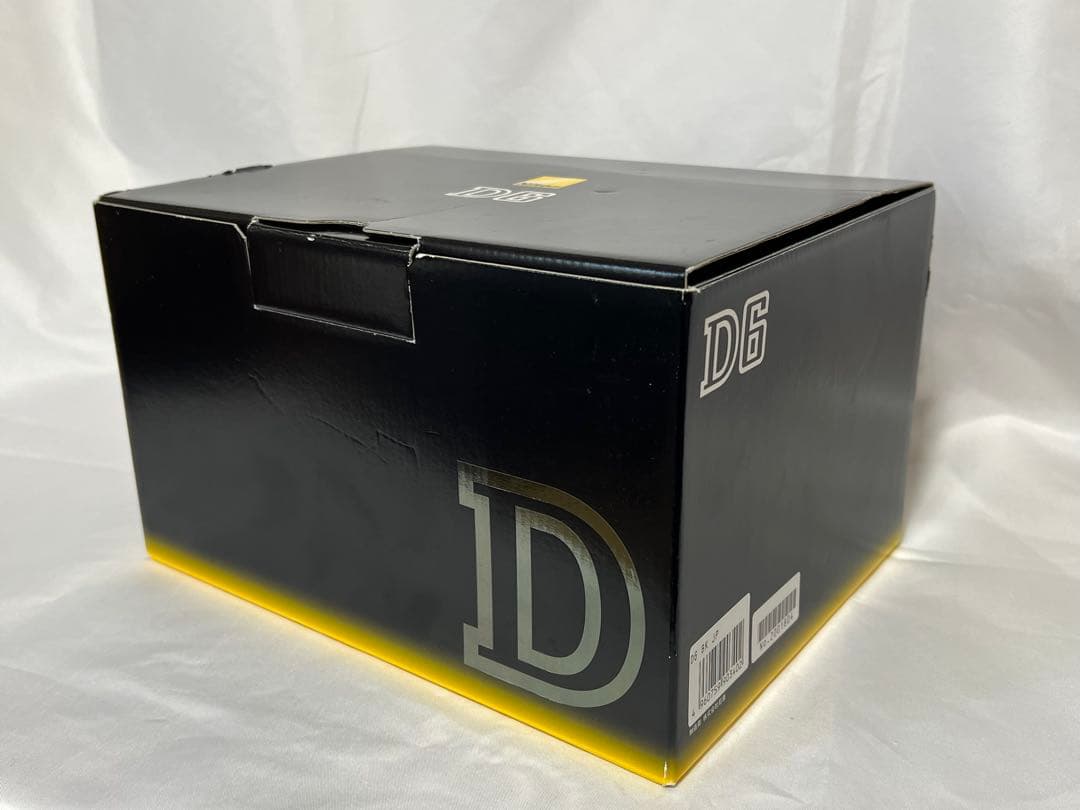 Nikon D6 ボディ　美品【撮影枚数3,551枚】