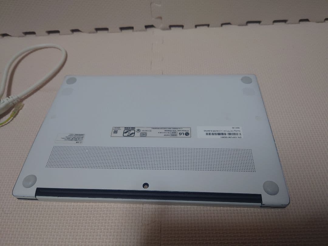 LG UltraPC/Ryzen7 4700U/16・512G白色スタイリッシュ