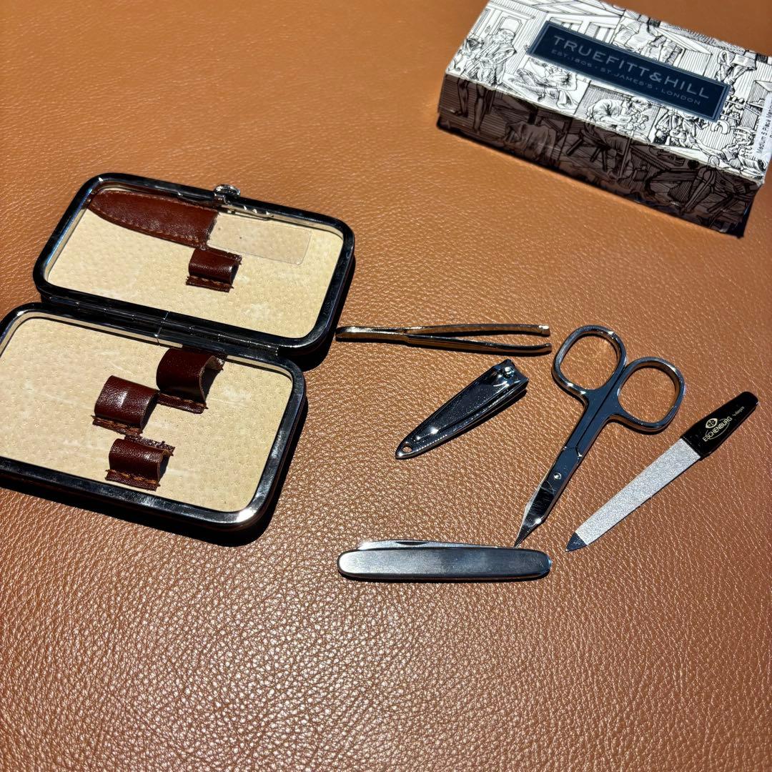 トゥルーフィット&ヒル　ネイルケアセット ブラウン