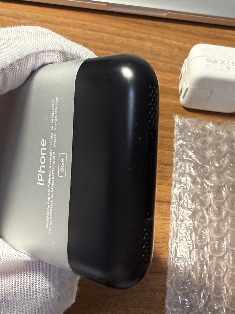 iPhone 2G 動作品 極美品+ ほぼ新品 日本未発売　8GB 初代