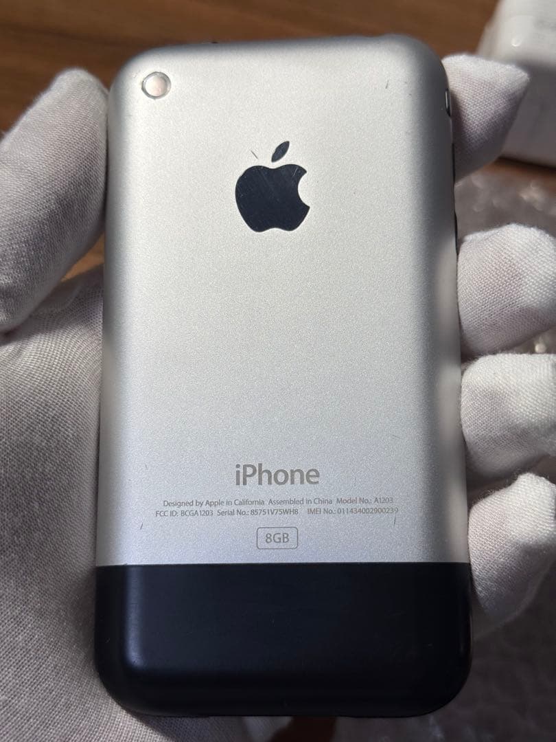iPhone 2G 動作品 極美品+ ほぼ新品 日本未発売　8GB 初代