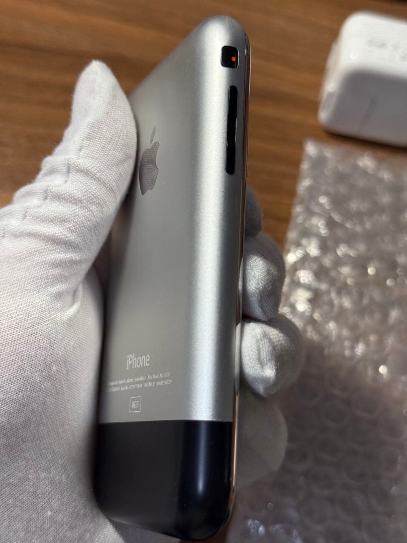 iPhone 2G 動作品 極美品+ ほぼ新品 日本未発売　8GB 初代