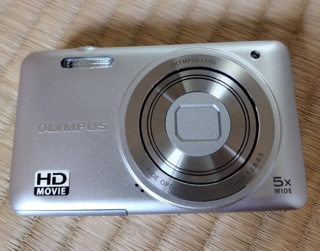 OLYMPUS VG-140　オリンパス　コンパクトデジタルカメラ