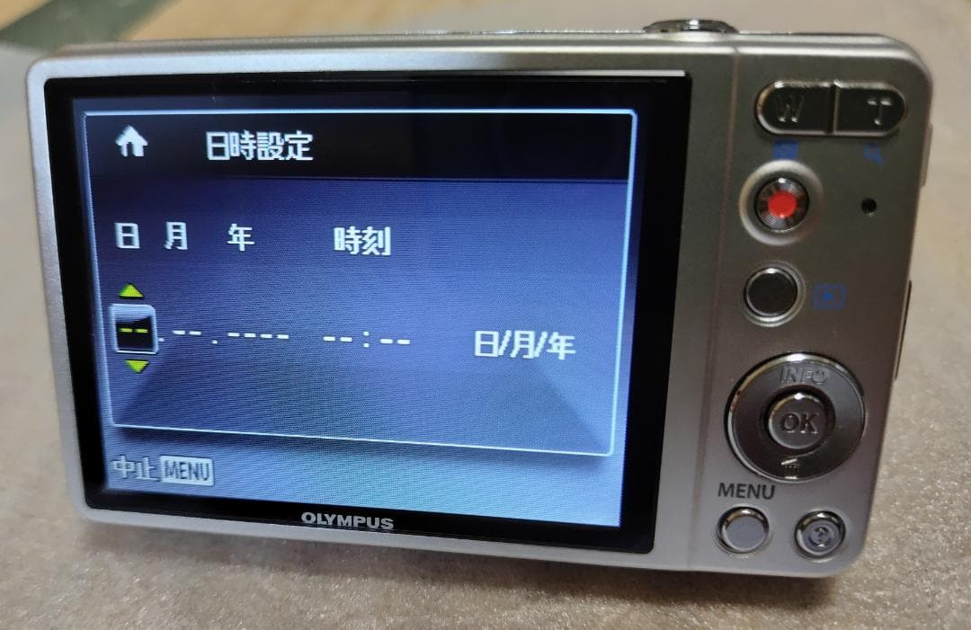 OLYMPUS VG-140　オリンパス　コンパクトデジタルカメラ