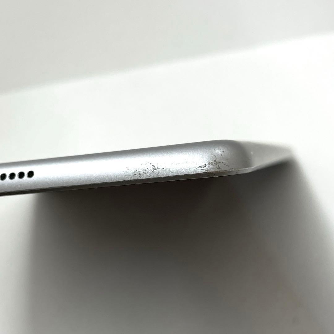 Apple iPad (第6世代) Wi-Fi+Cel 32GB docomo