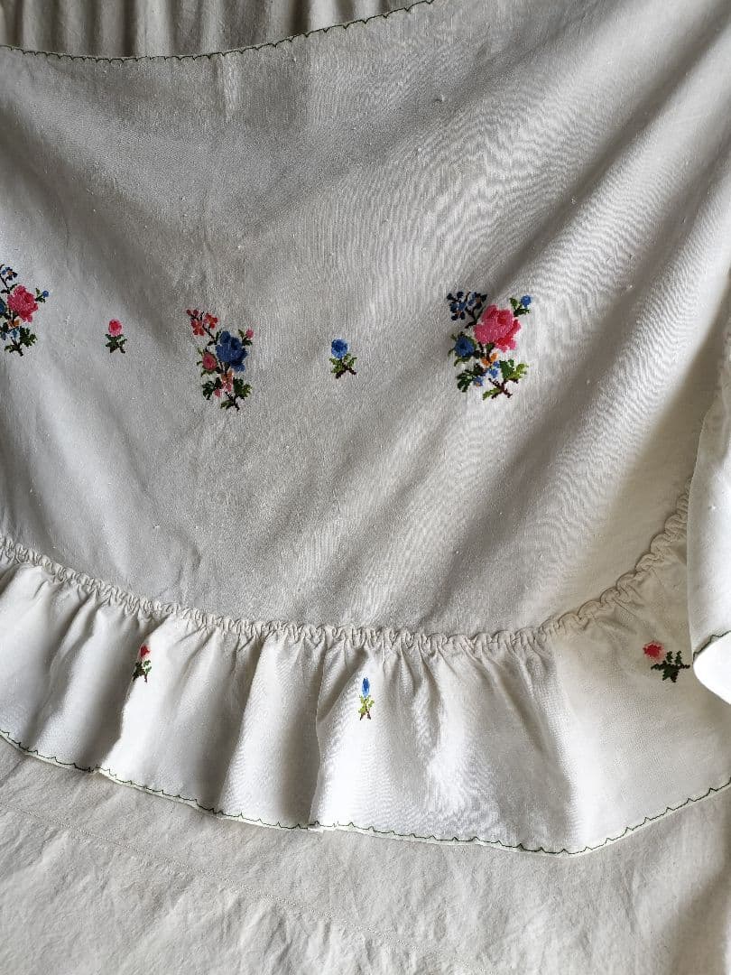 東欧Vintage　whiteリネン　壁飾り