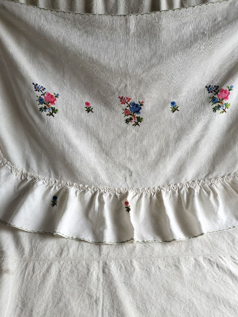 東欧Vintage　whiteリネン　壁飾り