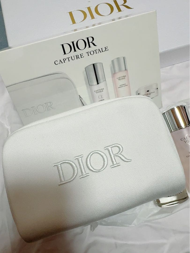 Dior カプチュールトータル エッセンシャルコフレ