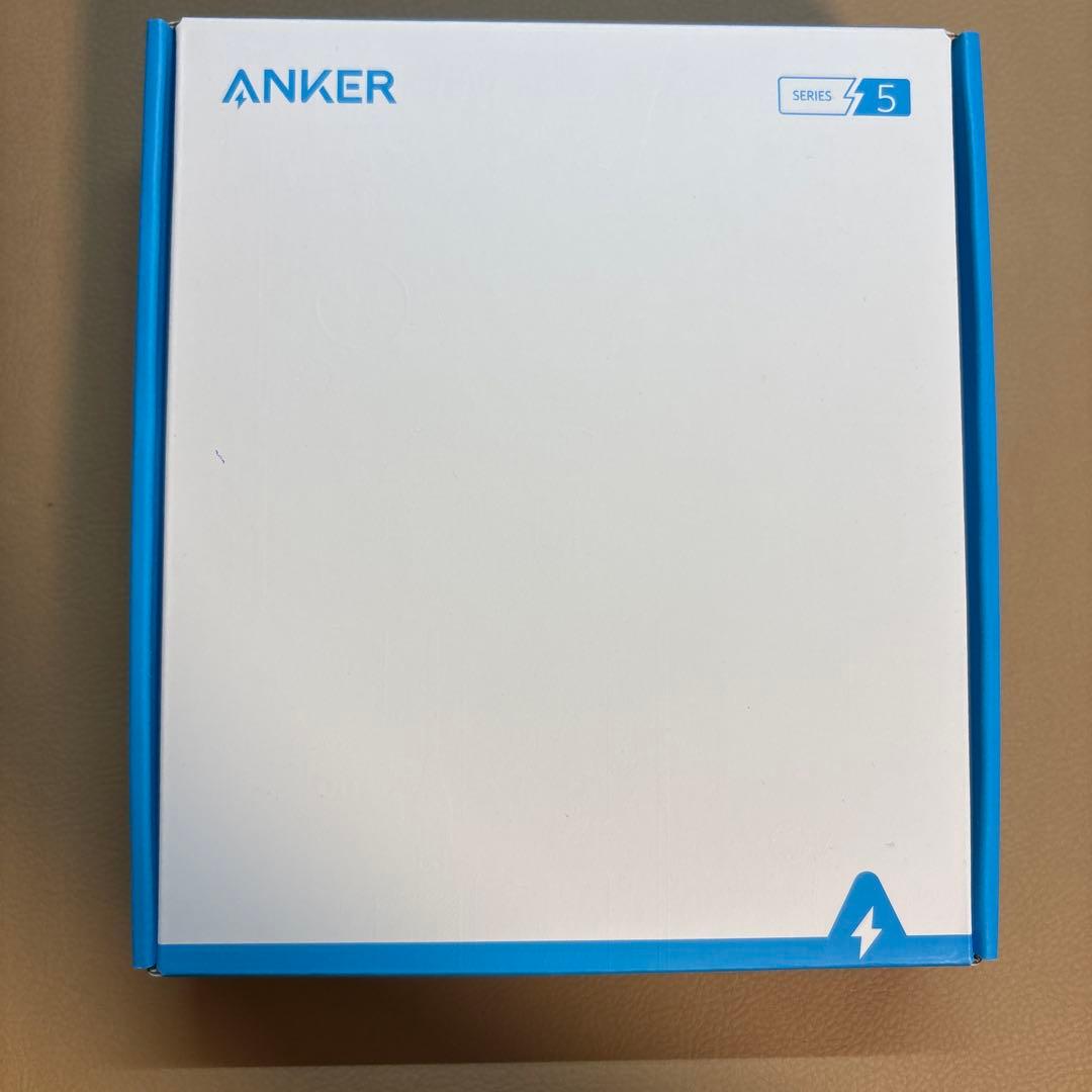 Anker 551 USB-C ハブ（8-in-1, Tablet Stand）