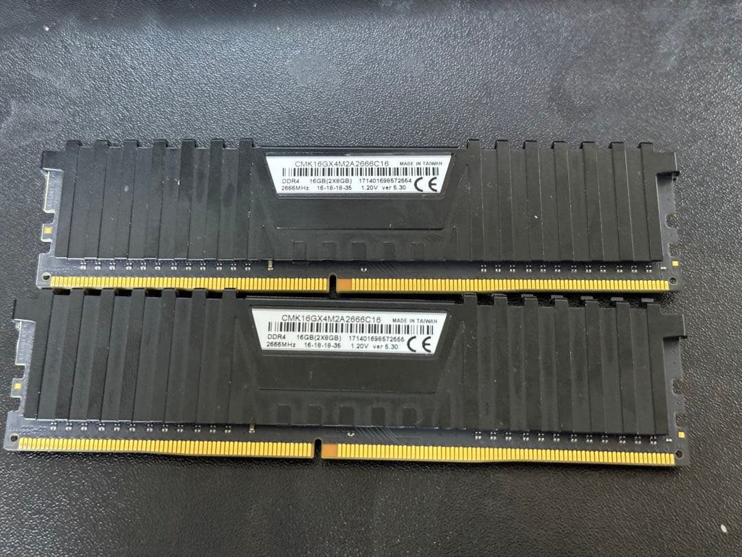 メモリー CORSAIR Vengeance LPX DDR4-2666 8GBx2