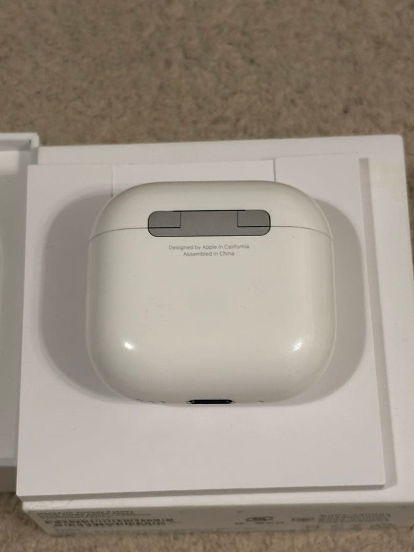 AirPods 4 ANC アクティブノイズキャンセリング機能搭載