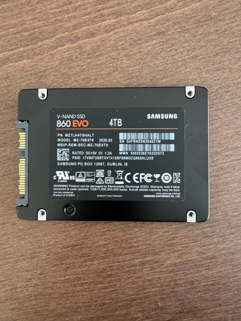 Samsung 860 EVO 4TB 内蔵型SSD