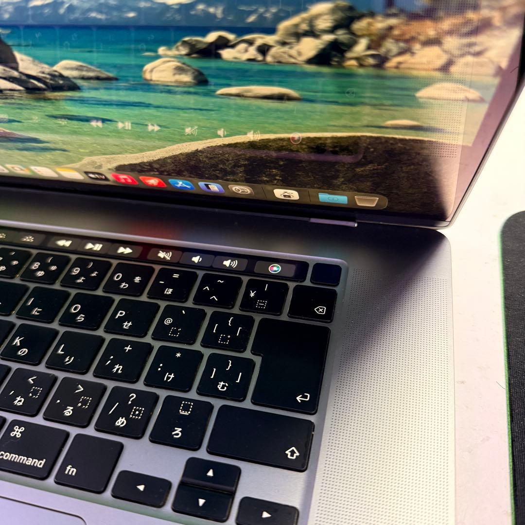 MacBookPro 16インチ 2019 i7搭載　16GB/512GB 美品