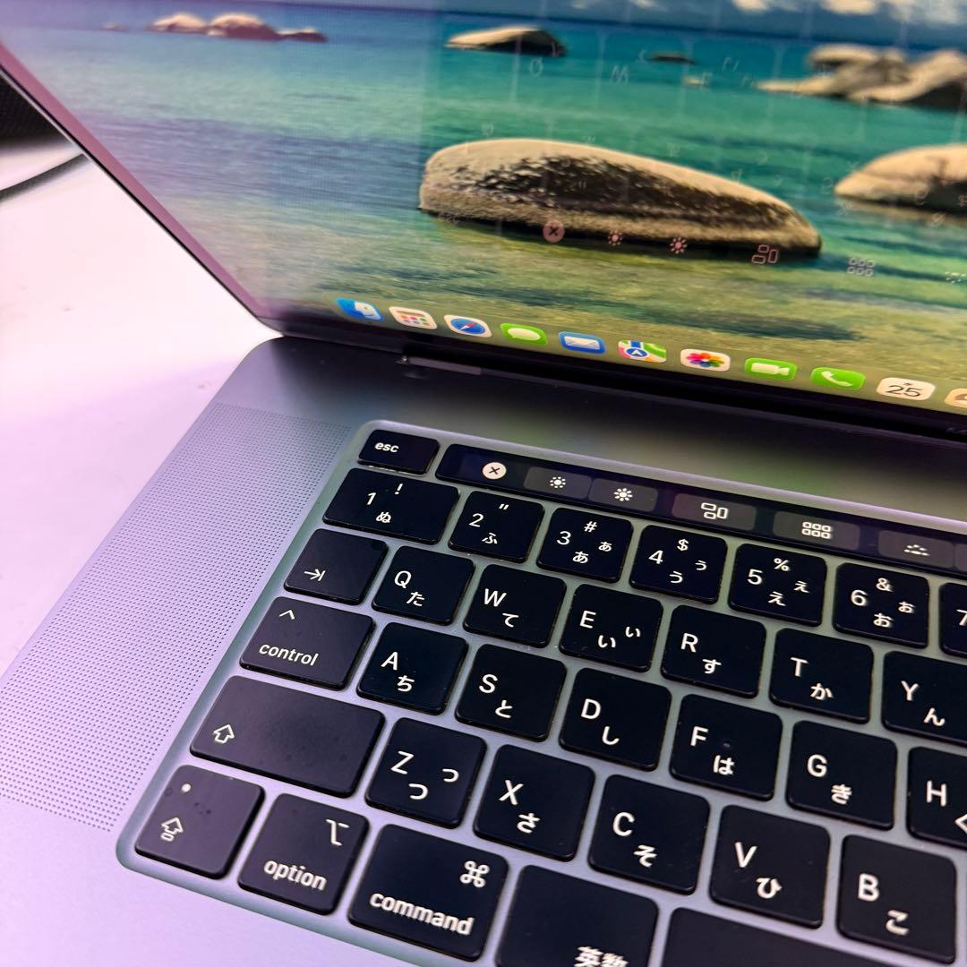 MacBookPro 16インチ 2019 i7搭載　16GB/512GB 美品