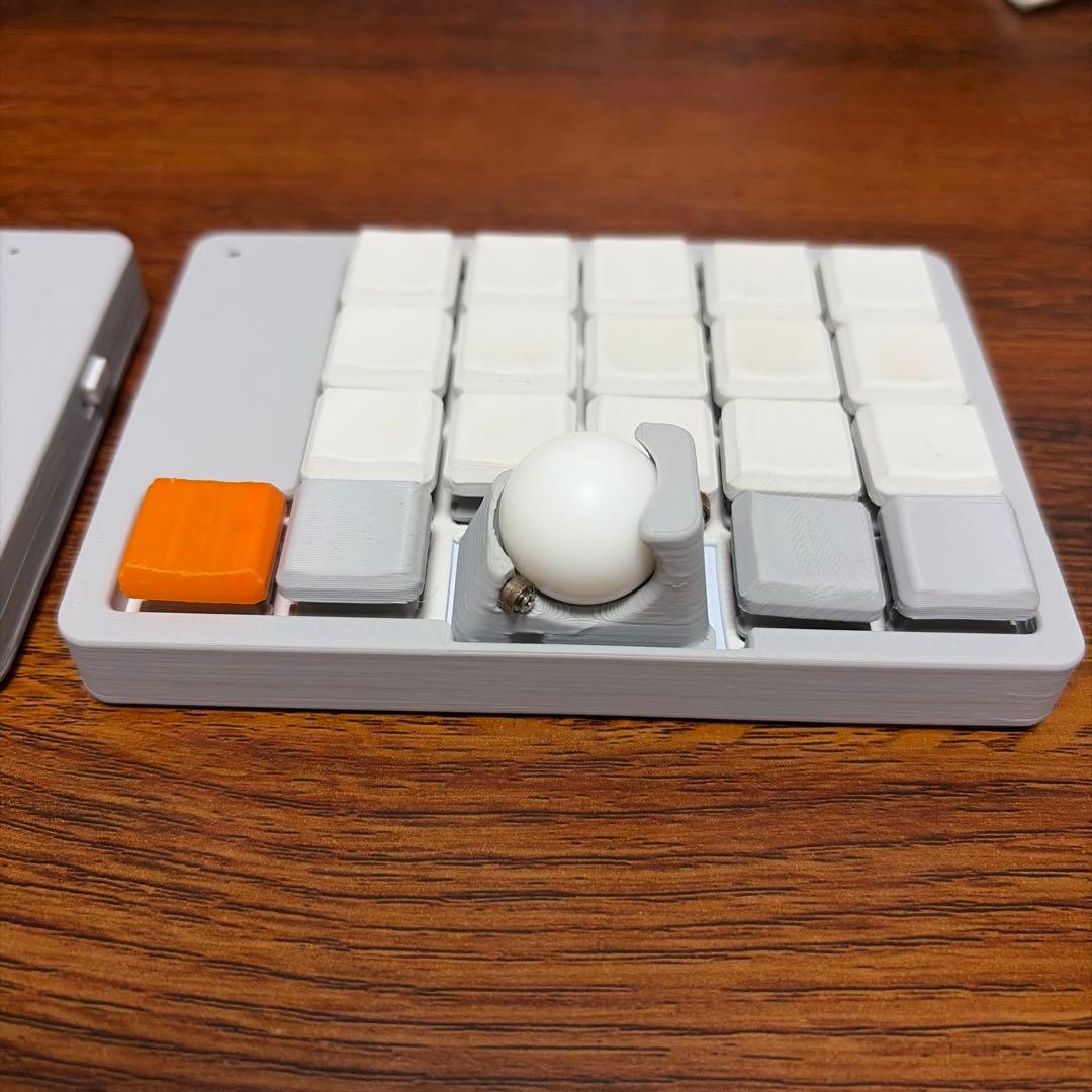 conductorコンダクター 左右分離型キーボード トラックボール付き
