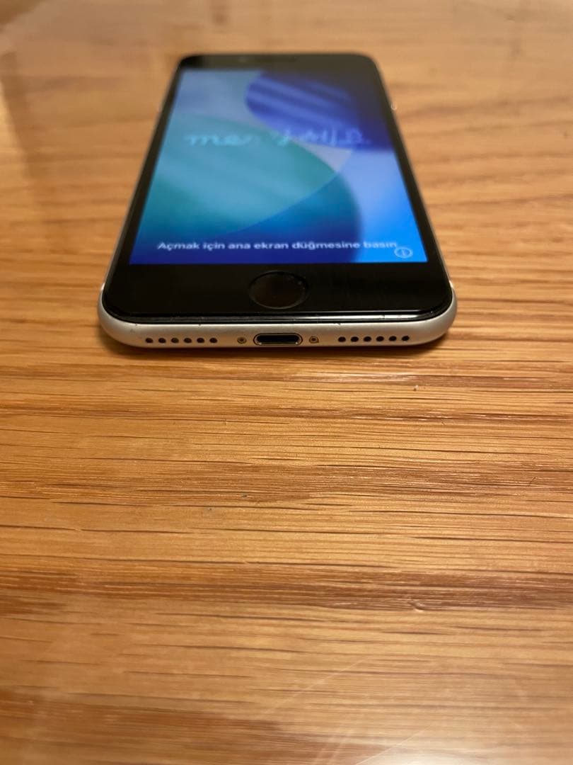 【投げ売り！】Apple iPhone SE (第2世代) ホワイト