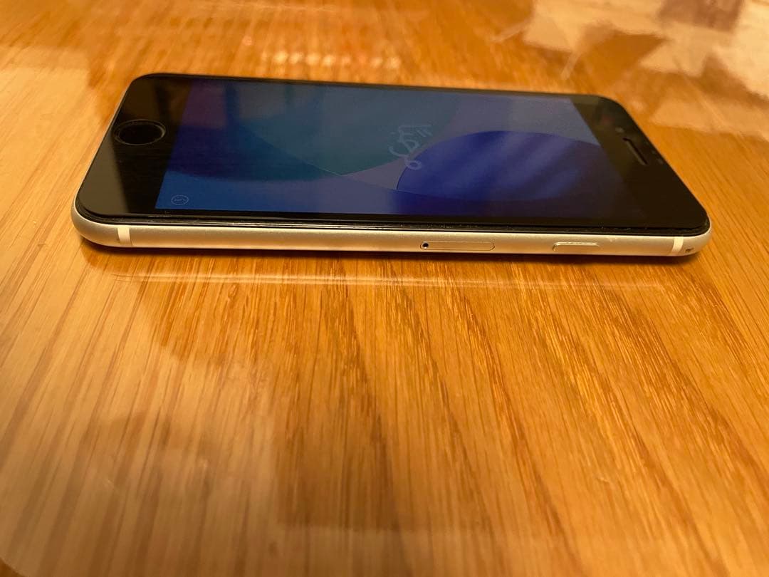 【投げ売り！】Apple iPhone SE (第2世代) ホワイト