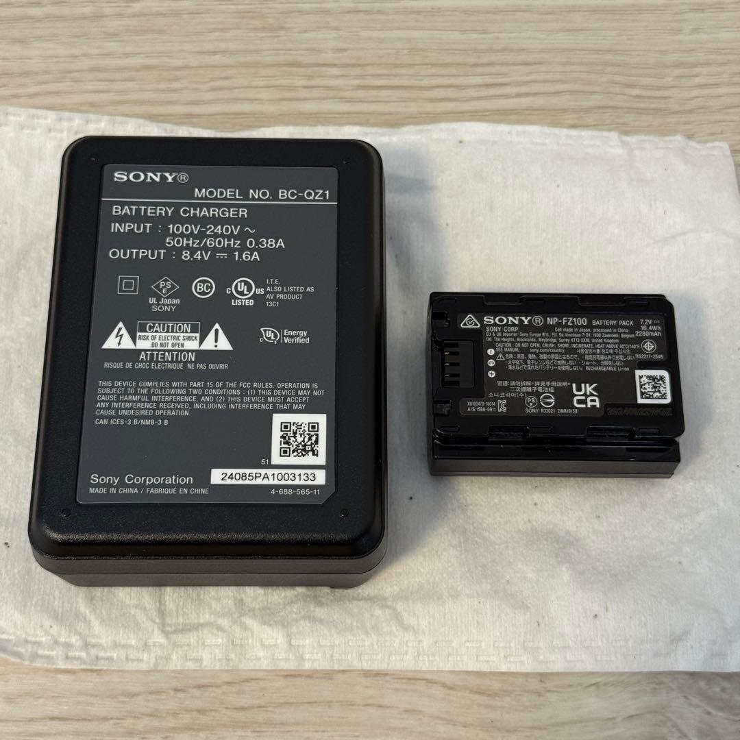 【美品】SONY ILME-FX3 本体［トップハンドル付き］