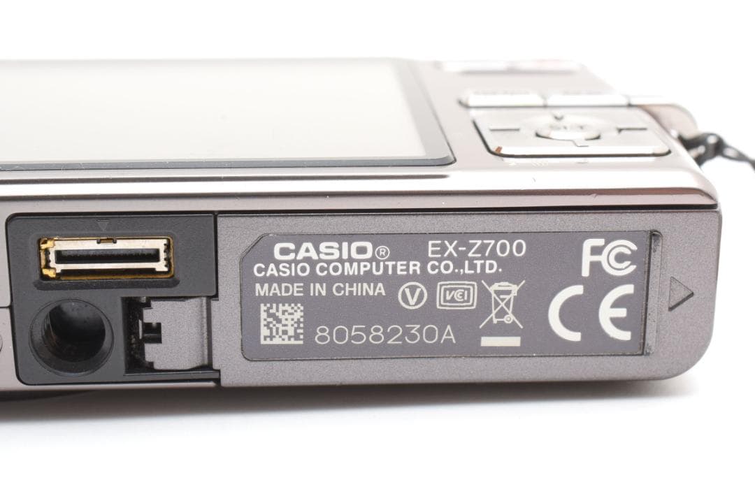 美品 カシオ　CASIO EXILIM EX-Z700 ゴールド ＃A417