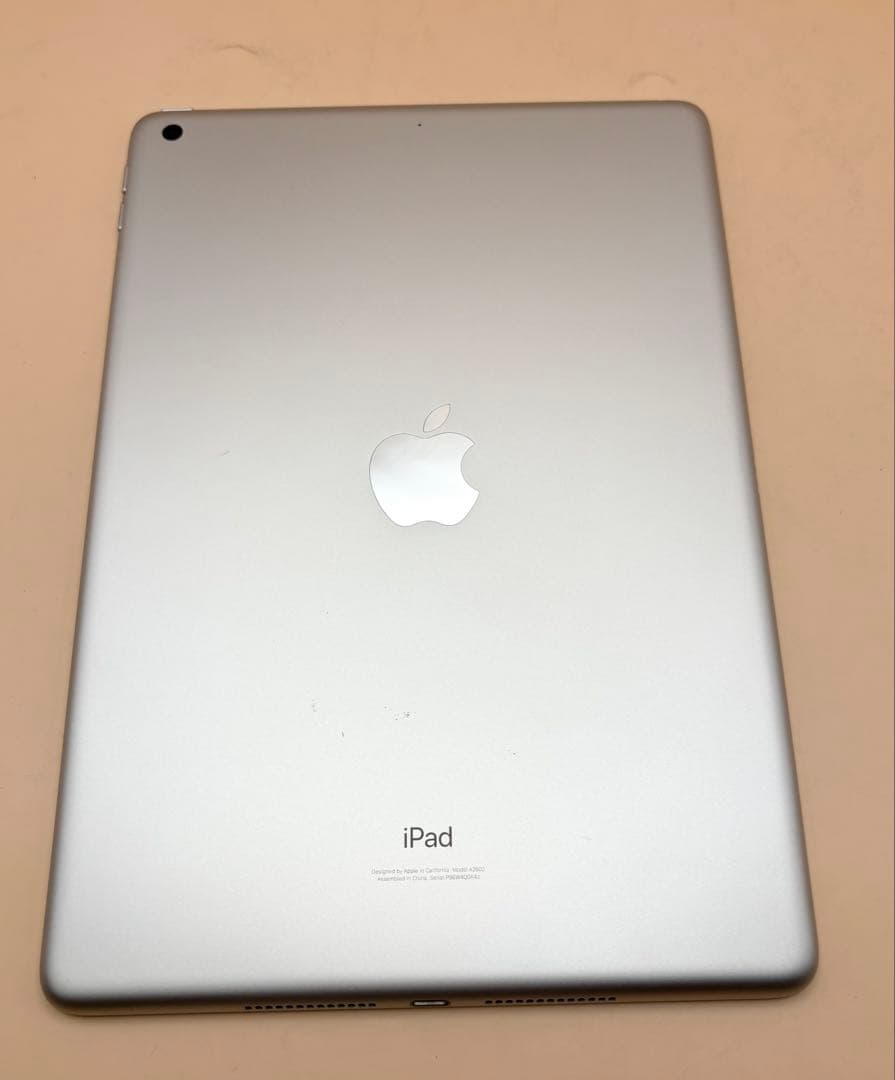 Apple iPad (第9世代) シルバー 10.2インチ 本体