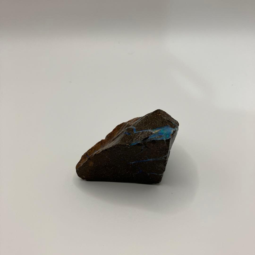 オパール 原石 鉱石 鉱物 ボルダーオパール
