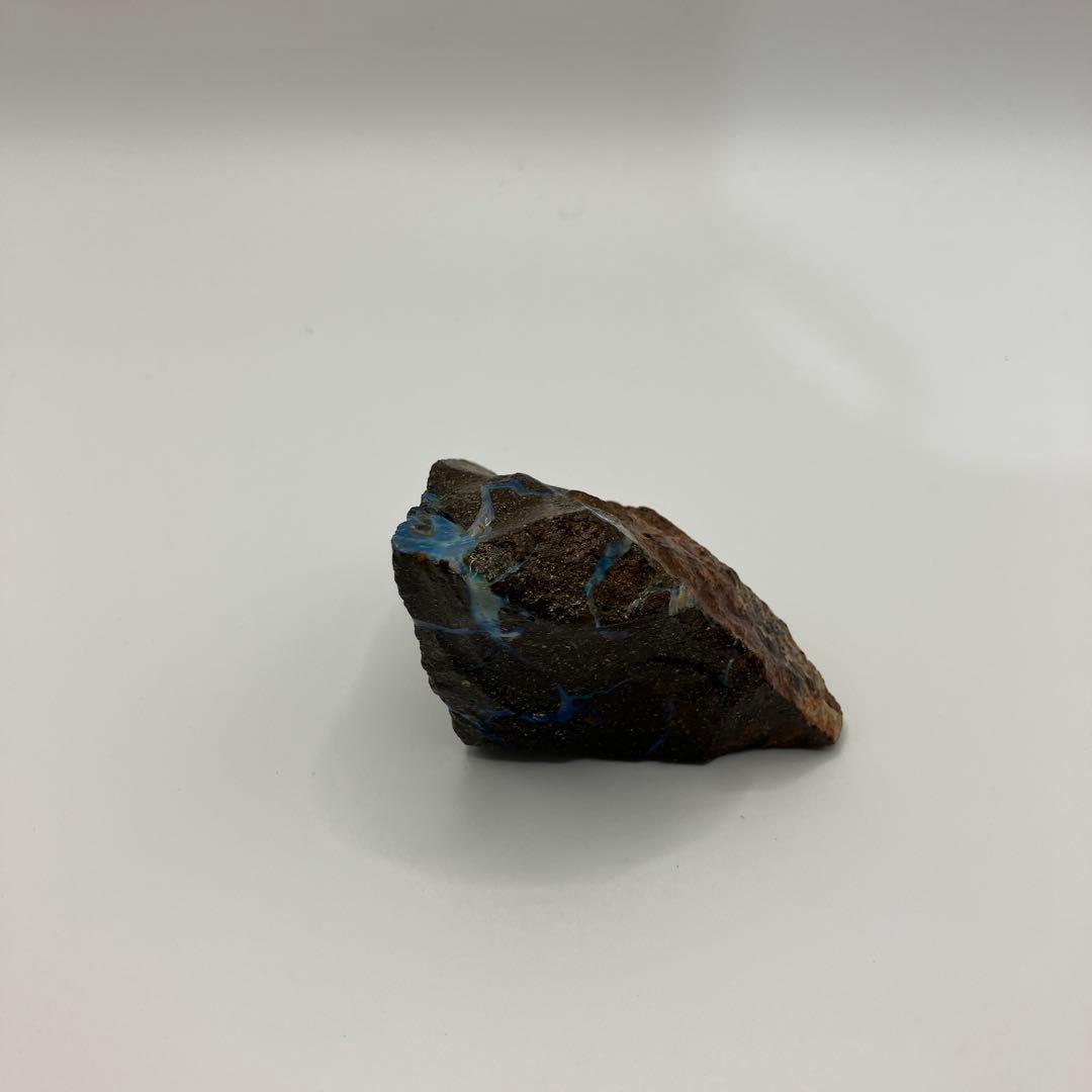 オパール 原石 鉱石 鉱物 ボルダーオパール