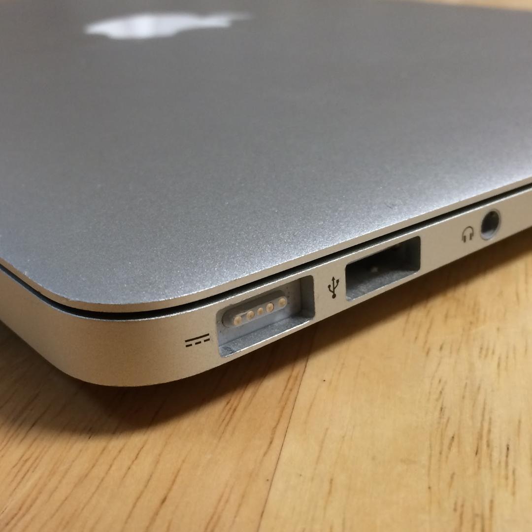 MacBook本体 MacBook Air (11-inch, Mid 2011) 2G / 64G