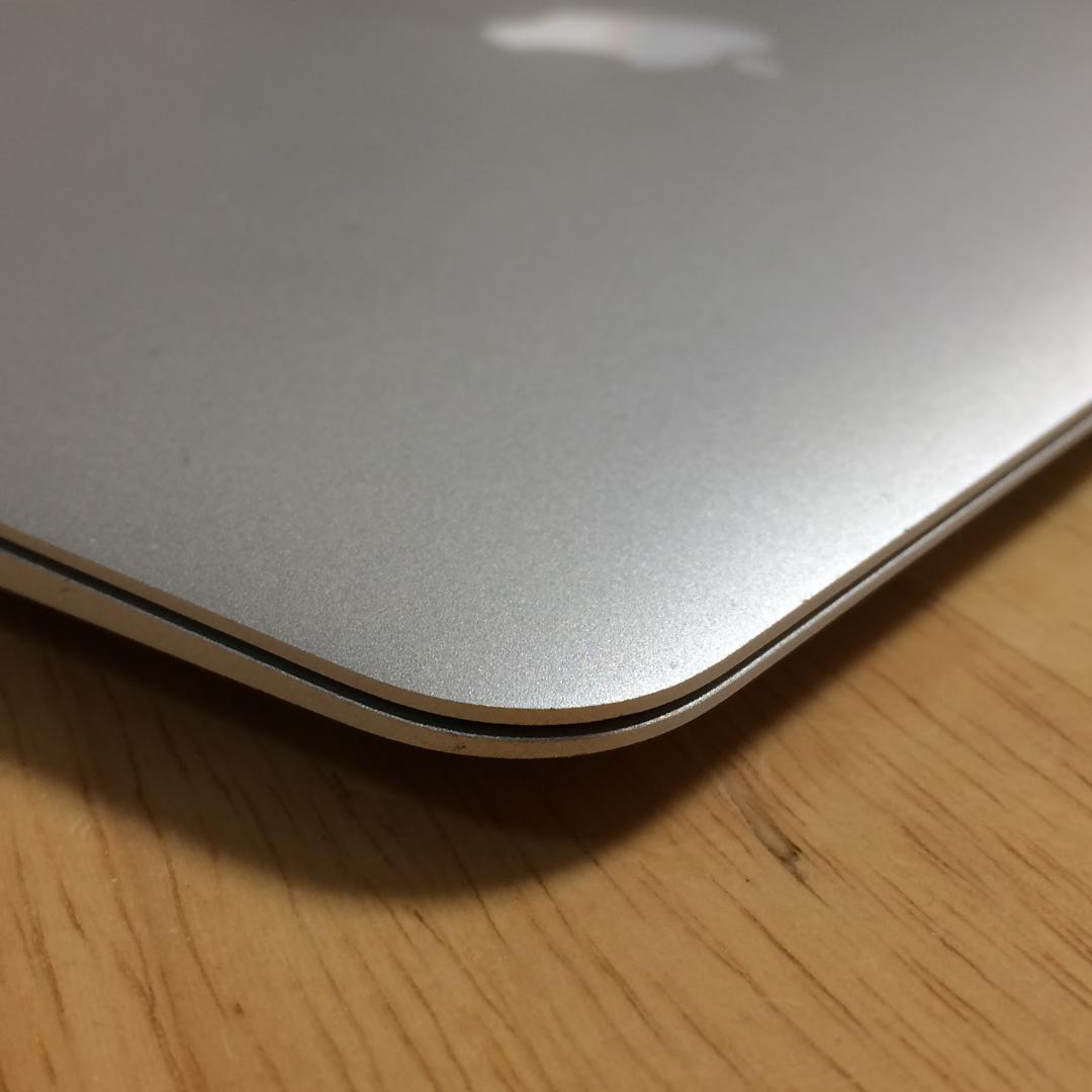 MacBook本体 MacBook Air (11-inch, Mid 2011) 2G / 64G