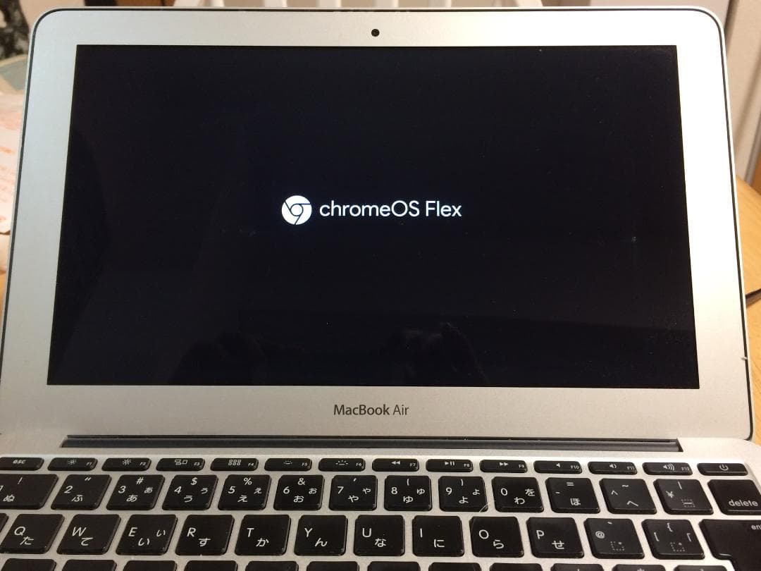 MacBook本体 MacBook Air (11-inch, Mid 2011) 2G / 64G