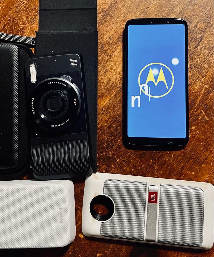 合体ガジェット！　モトローラ SIMフリースマホ & 各種MotoModsセット