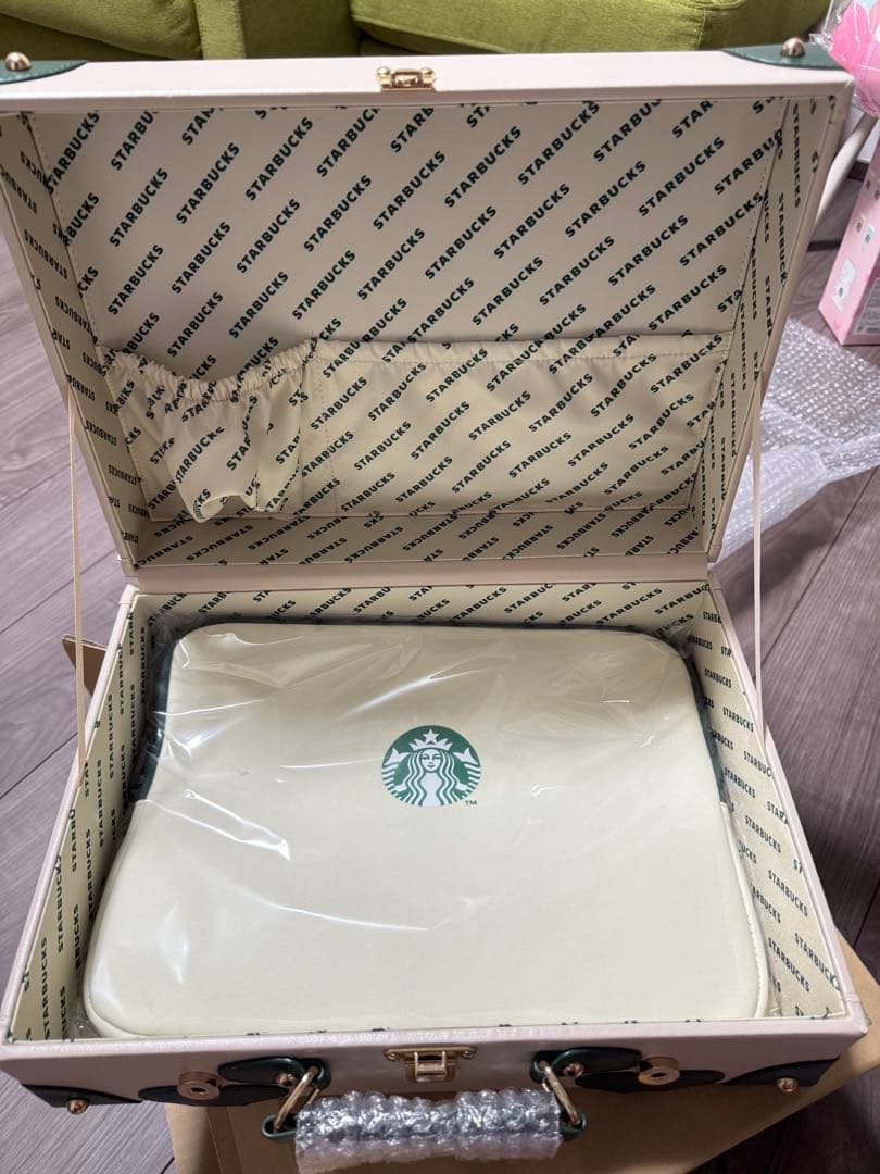 スターバックス　アウトドアグッズ