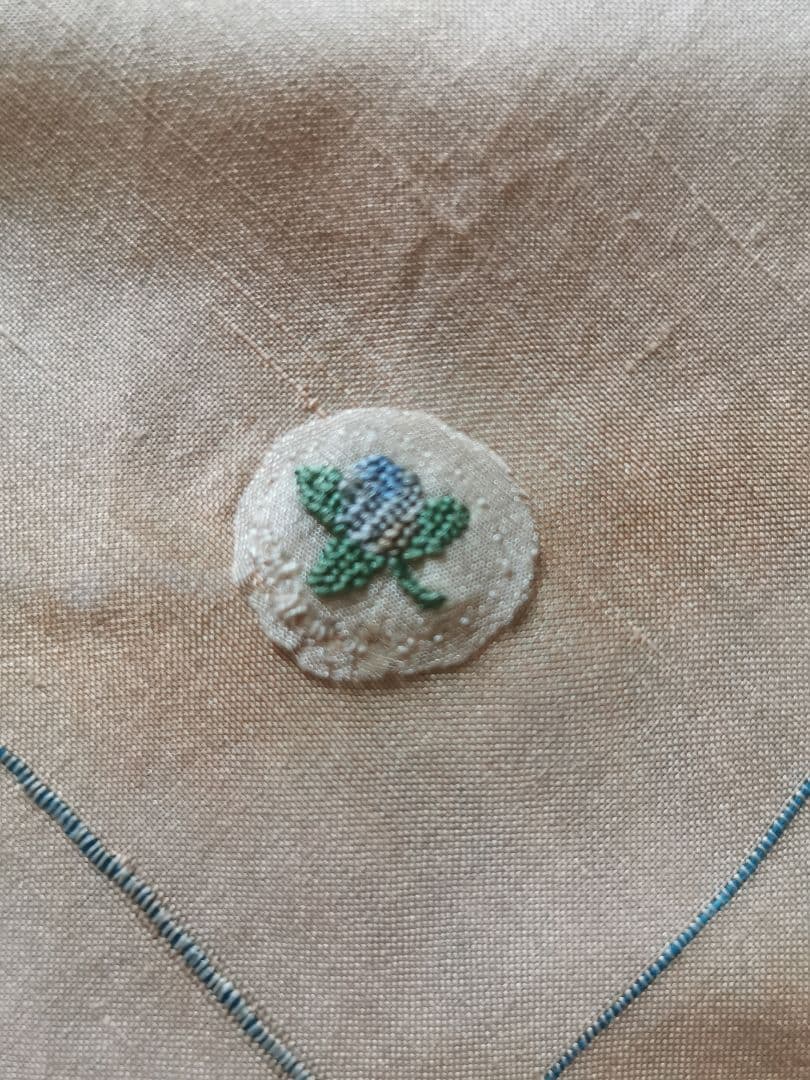 アンティーク シルクドイリー プチポワン花刺繍 インディゴライン レースフリル