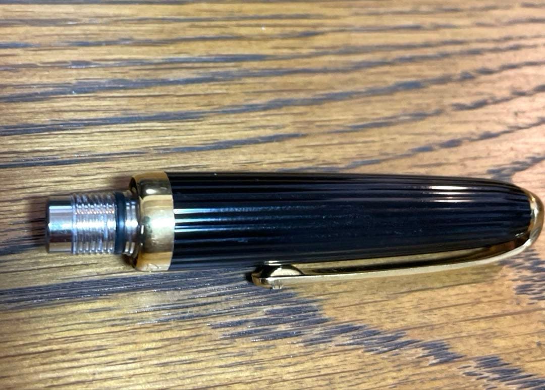 カルティエ　ボールペン　cartier ルイ　カルティエ　ブラックコンポジット