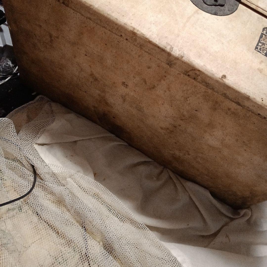 大正時代の箱　海上萬昌威造　表面皮　木製箱 青い内装