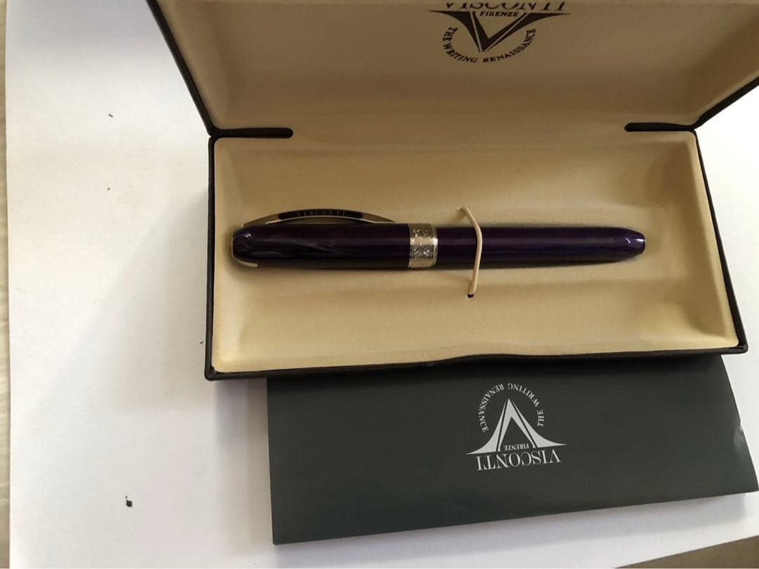 最後価格‼️ 再々値下げしました‼️新品❗️キレイなパープルのビスコンティの万年筆