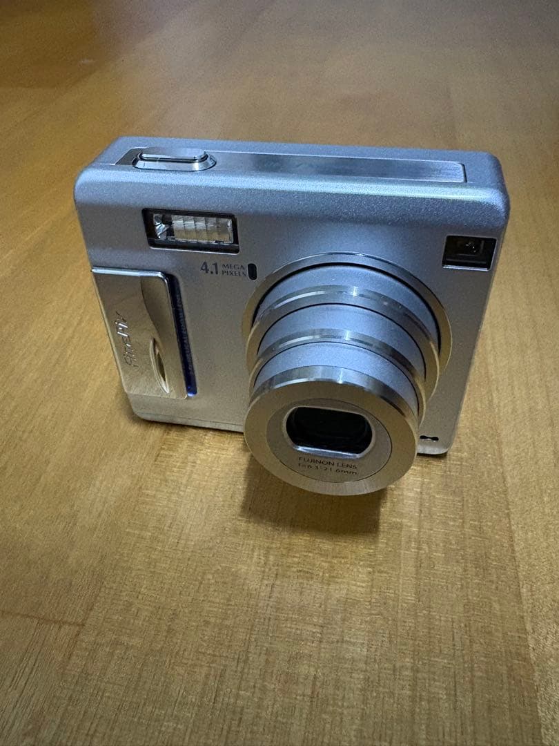 極美品 FUJIFILM FinePix F440 シルバー 付属品多数 純正品