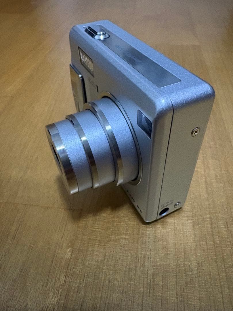 極美品 FUJIFILM FinePix F440 シルバー 付属品多数 純正品