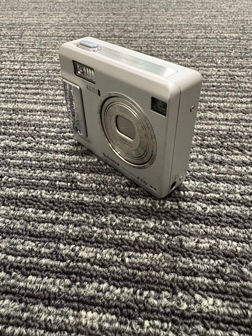 極美品 FUJIFILM FinePix F440 シルバー 付属品多数 純正品