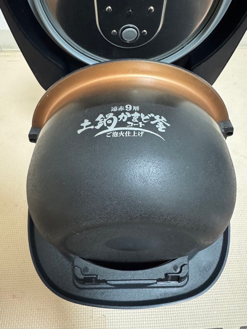 TIGER 炊飯器 JRI-A100 炊飯器 5.5合 ご泡火炊き 24年製