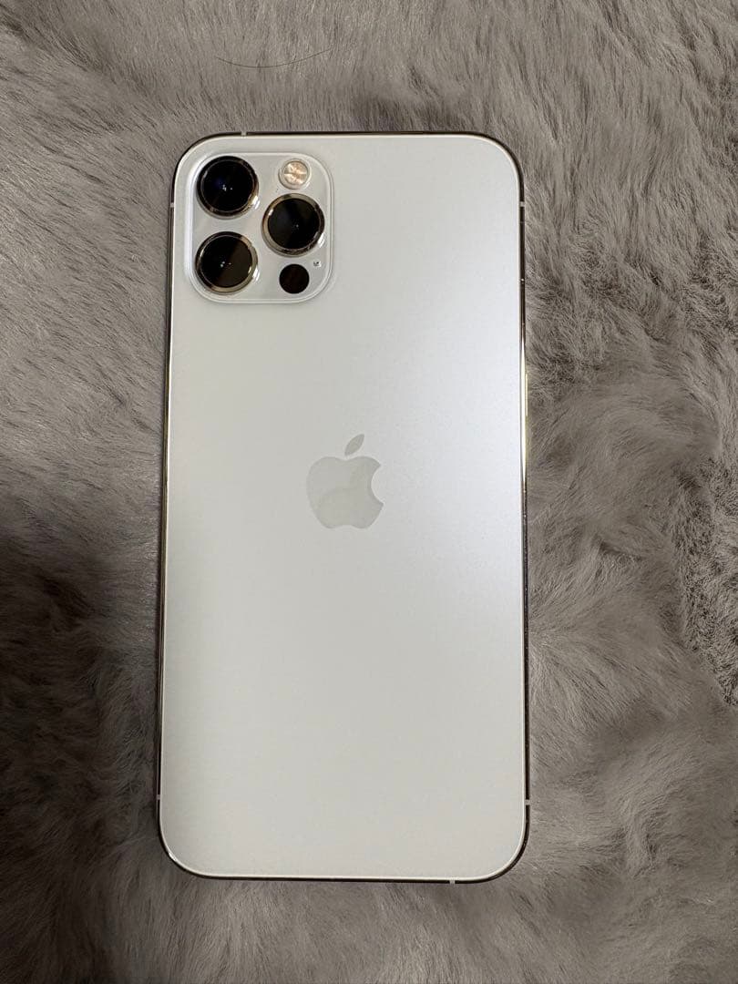 ヒロシ　　iPhone 12Pro 128GB Silver