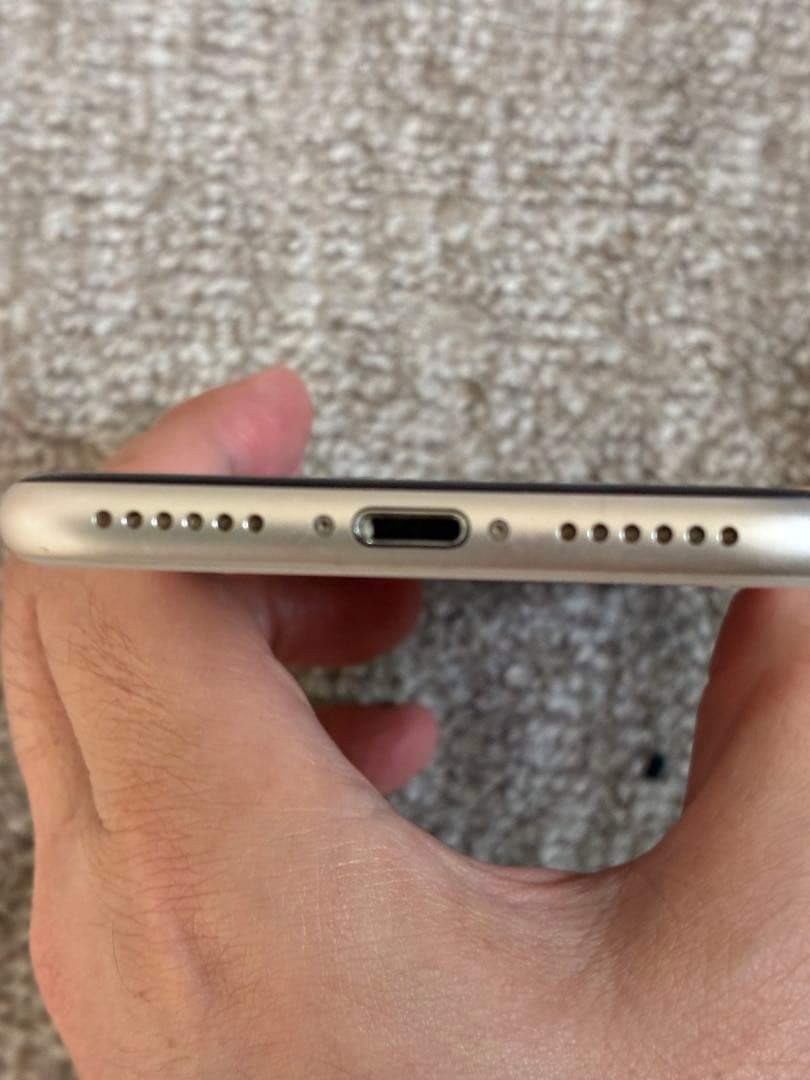 Apple iPhone SE 第3世代128GB スターライト