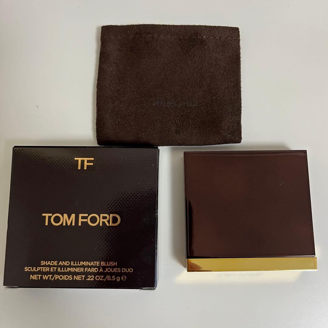TOM FORD シェイド アンド イリミネイト ブラッシュ 03