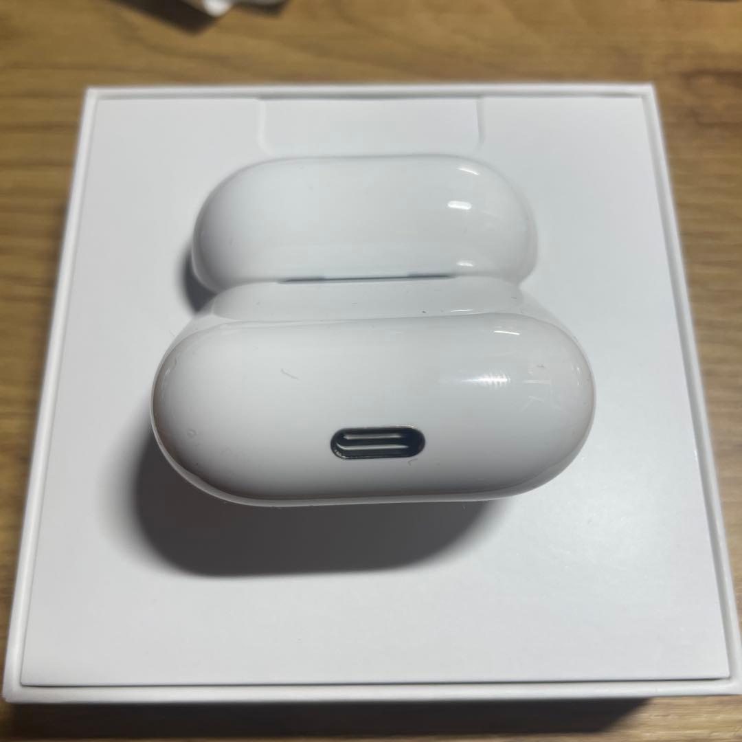 Apple AirPods 第4世代　充電ケース　A3058