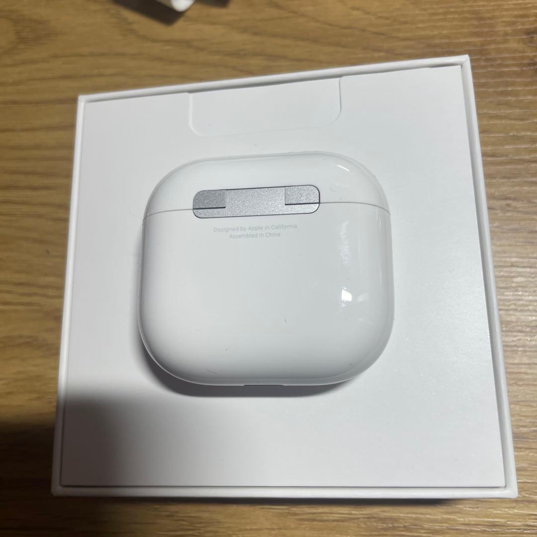 Apple AirPods 第4世代　充電ケース　A3058