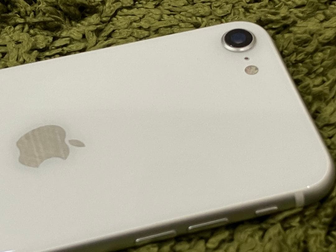 Apple iPhoneSE第2世代　本体　64GB ホワイト　SIMフリー