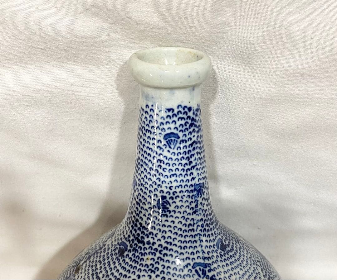 古伊万里／レトロな “印判微塵唐草文大徳利“