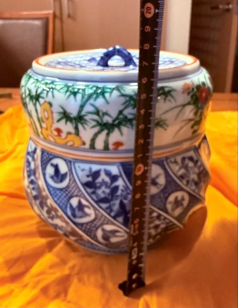 【かぶとむし　他の方は購入でしません】茶道具　水差し(色絵祥瑞四君小図)