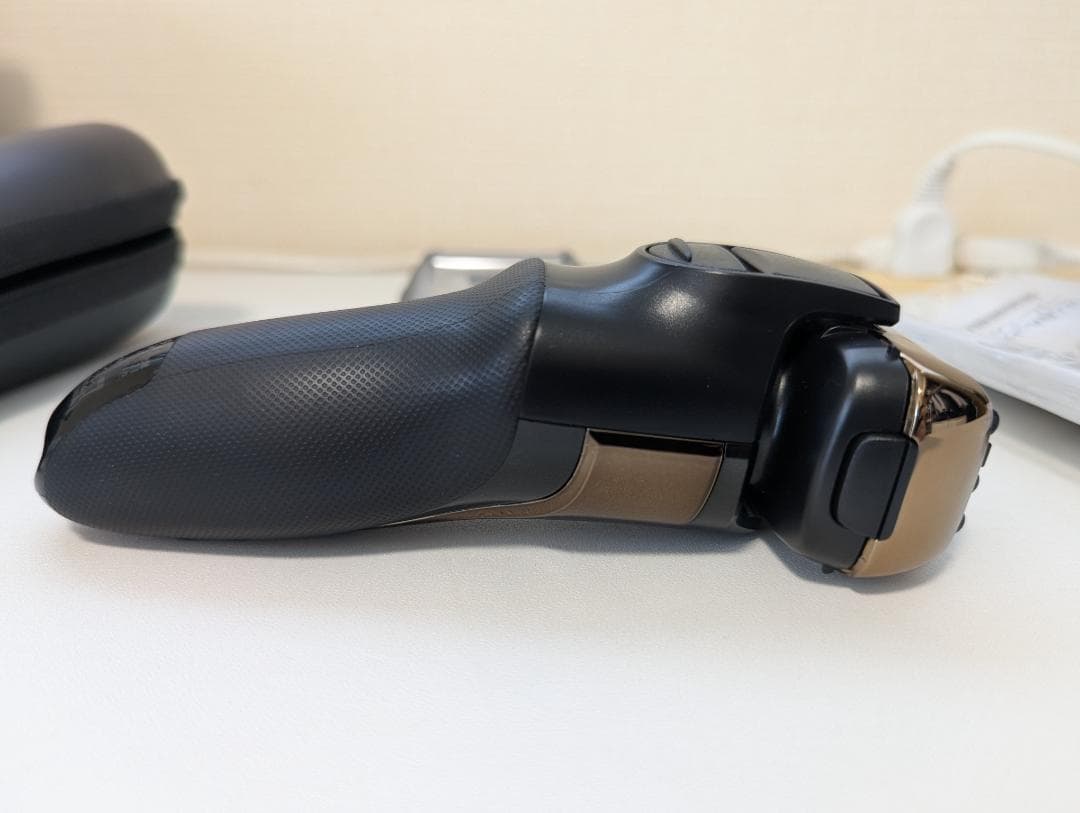 新品 IZUMI IZF-V972 4枚刃 ハイエンドモデル 保証書 シェーバー
